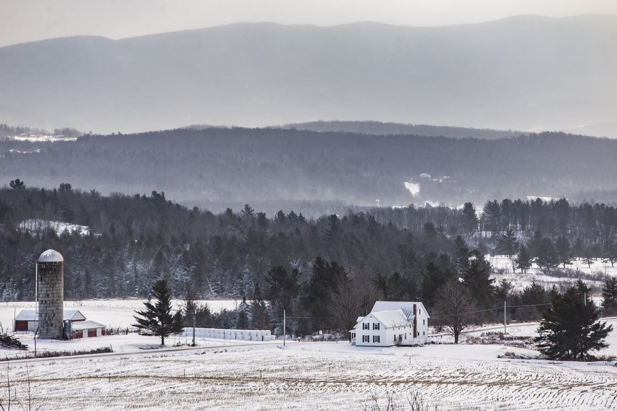 We went from 8-10” snowpack to warm rain and bare ground to a 30+ degree temperature drop and 6 inches of snow in the 24-hour period that was yesterday. Rainbow shot at 4 p.m. yesterday, snow at 10 a.m. today. (Franklin, VT) <a href="/NWSBurlington/">NWS Burlington</a>