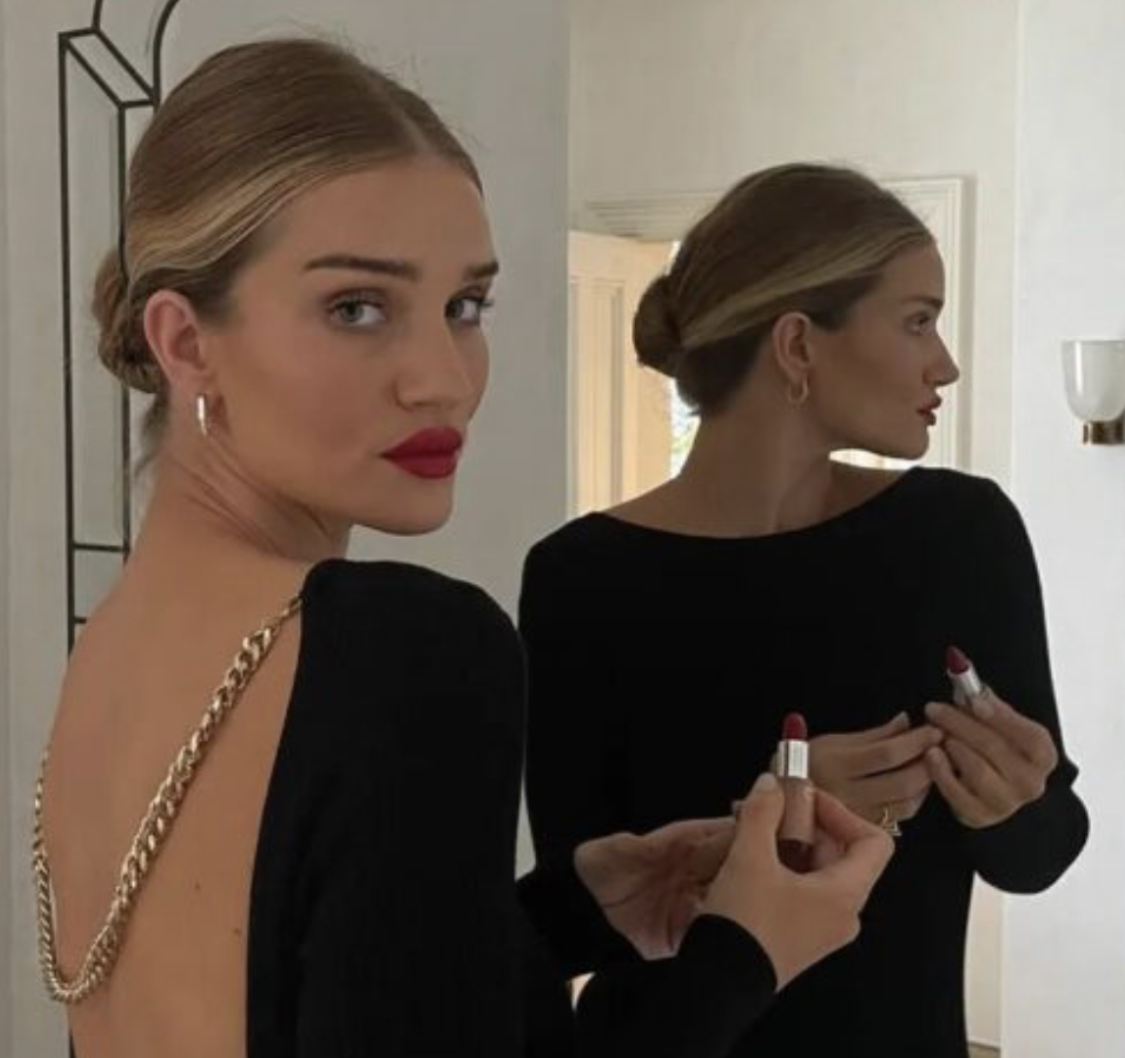 LilianPacce's tweet photo. Cabelo e make para arrasar no fim de ano! https://t.co/d7suqMEqNM
#natal2022 #fimdeano #anonovo #reveillon #makefesta https://t.co/VRbh7Cmohq