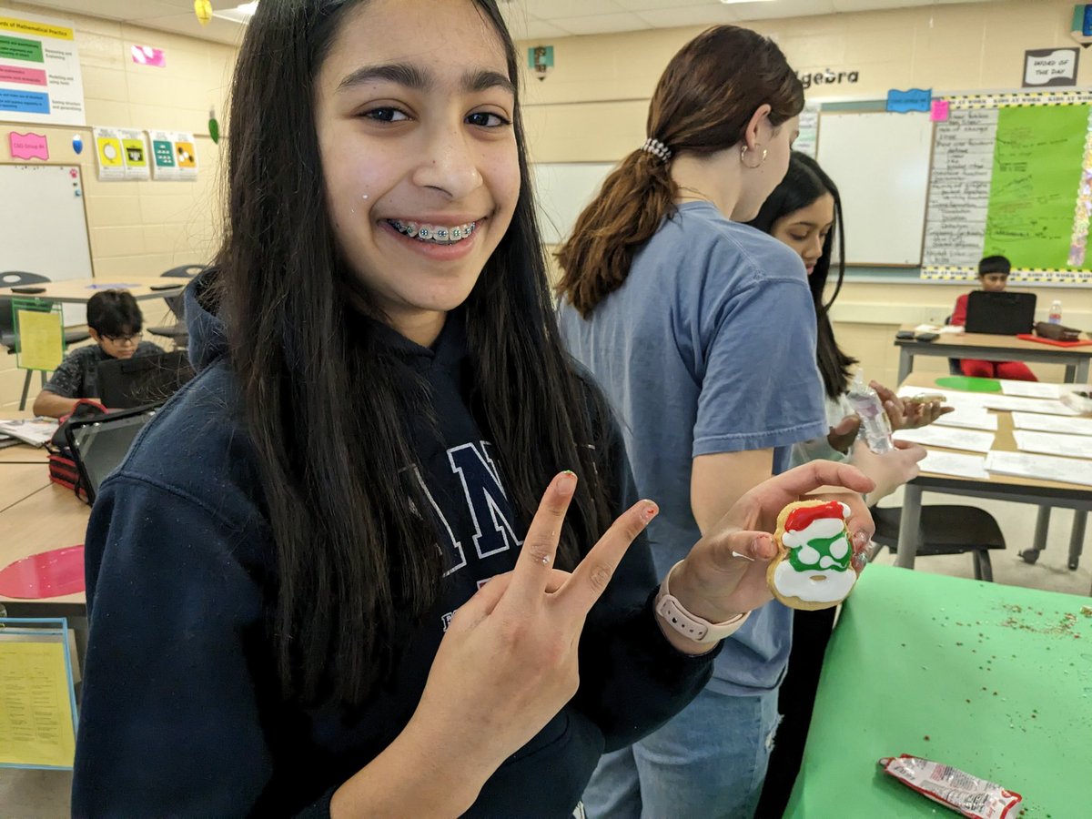 stgtrish's tweet photo. cookie decorating, snow flakes and gingerbread 
#holidayfun in resource. @WHMS_SDE https://t.co/8m0kbUm0M3