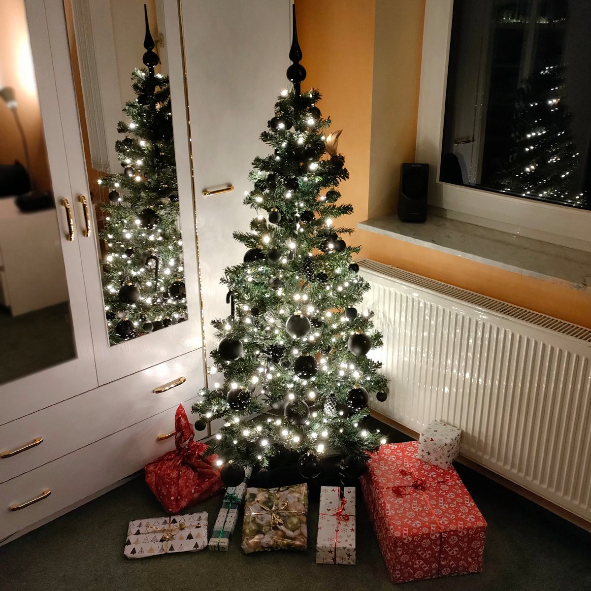 Dakranit's tweet photo. Ich wünsche euch allen frohe #Weihnachten, ein paar schöne Feiertage und einen guten Rutsch ins neue Jahr :3
Vielen Dank für die tolle Unterstützung dieses Jahr^^ https://t.co/VX87IBdTS2