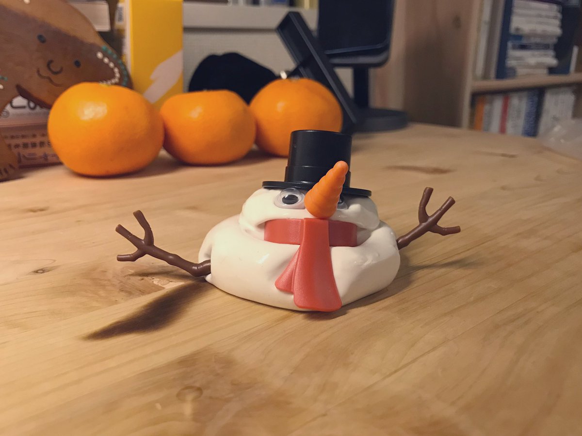__mea1_'s tweet photo. 作ったそばから溶けていく雪だるまのおもちゃ。儚い☃️ https://t.co/GLSpZYxpE7