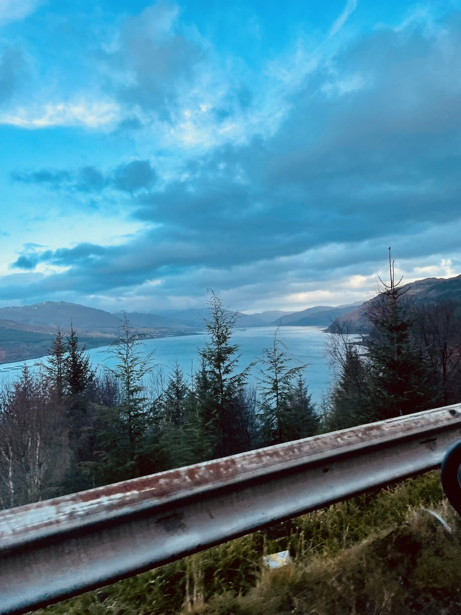 KateRodger16's tweet image. The Sky in Skye…⛅️☀️😍 Christmas in the Highlands 🏴󠁧󠁢󠁳󠁣󠁴󠁿💙🎅🌲 #IsleofSkye #SkyeBridge @corky1108
