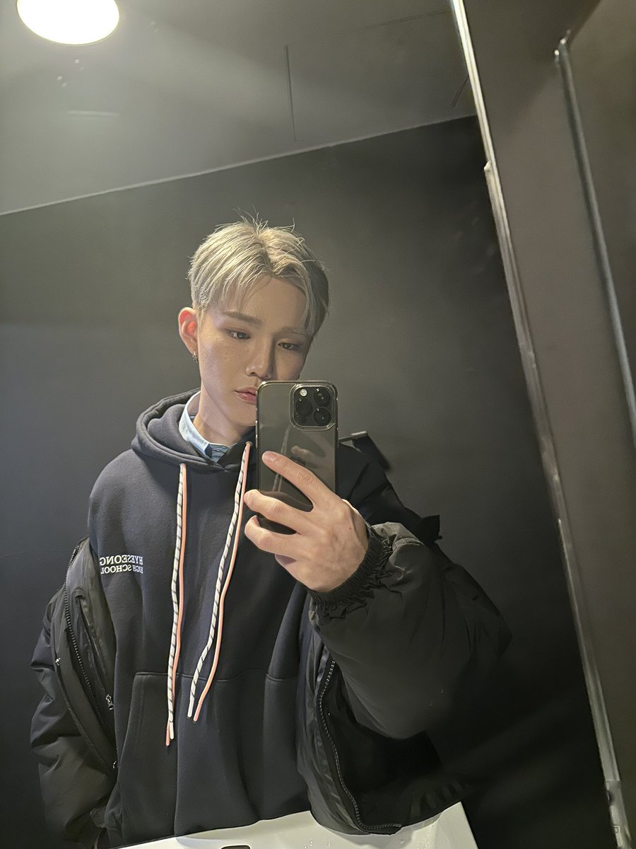 CIX_twt's tweet photo. 와 뭐야 트위터 영상이랑 사진 같이 올라가네………?대박박

#CIX #FIX #승훈 #김승훈 #내편들  #KIMSEUNGHUN #SEUNGHUN #スンフン https://t.co/kg1Qr2RtV7