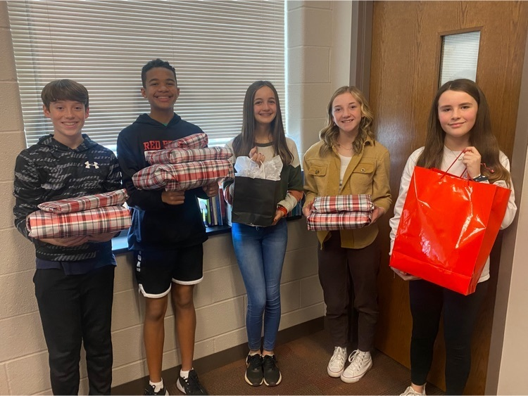 NCMS_STEM's tweet photo. Beta Club adopted a child from a local Angel Tree this holiday season. They went shopping for gifts and snacks to stock the staff’s Zen Den as a way to give back to others. Then, they celebrated a successful 1st semester with shakes at Highway 55. #groundedandgrowing https://t.co/0fU2k1D3J2