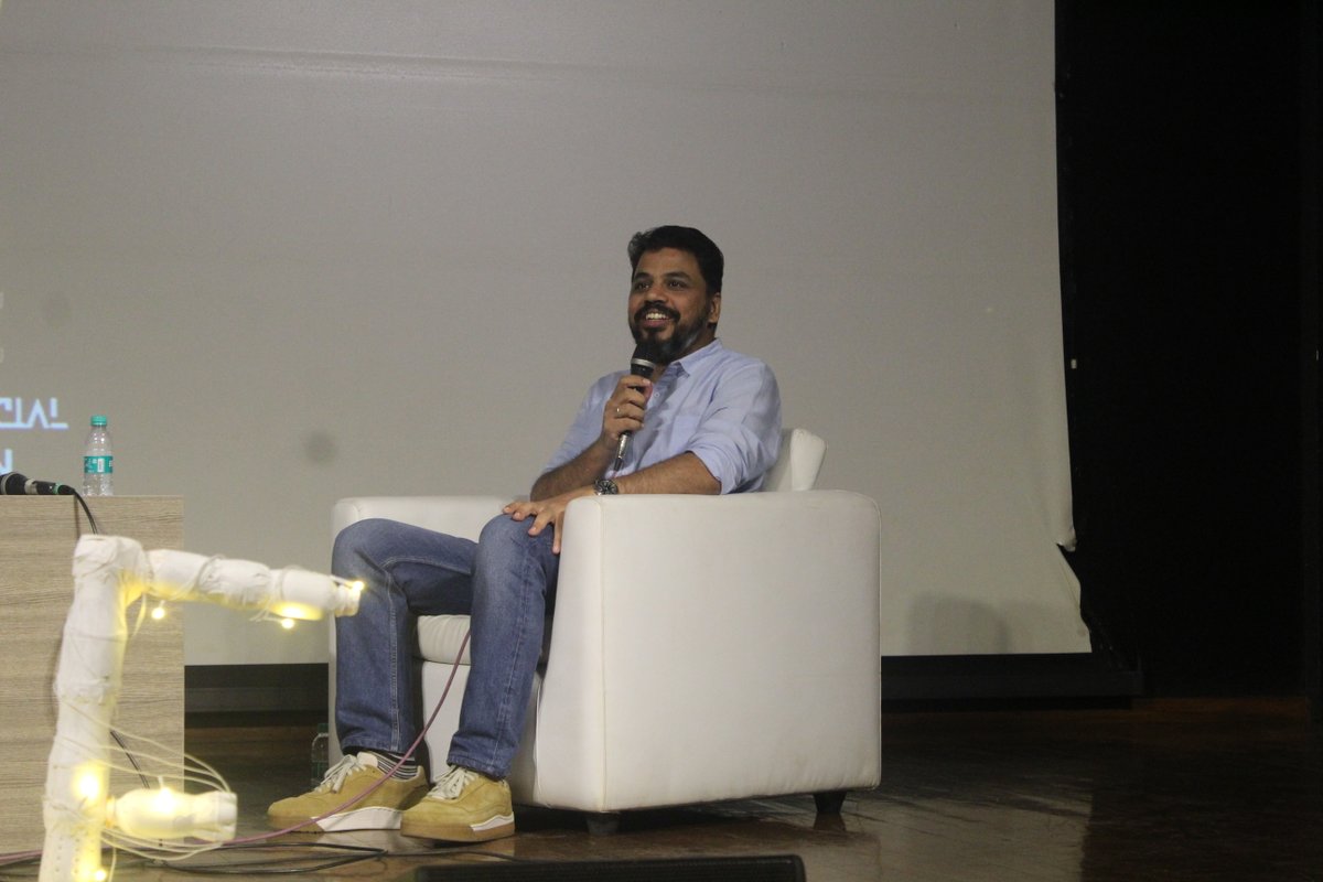 nss_iitb's tweet photo. We extend our heartfelt gratitude to Mr Rohit Choudhary, the Director Development of the
Akshayapatra Foundation for coming to our flagship event, "Flare 2022-Phoenix of Social Illumination" and
sharing his experience about serving society. 

#nssiitb #flare #flagship #Flashback https://t.co/HAWiFmz54N