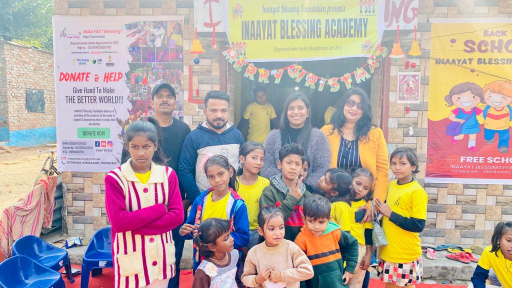 HadiUmar_'s tweet photo. Inaayat Blessing Foundation जा कर बच्चों k साथ समय व्यतीत किया और उन्हें खाने की चीजे वितरित किए यही बच्चे देश ka भविष्य H और देश k भविष्य को सही रास्ता दिखाना हमारा लक्ष्य होना चाहिए वरिष्ठ समाजसेवी बहन Mansi Bajpai G छोटे भाई आकाश गुप्ता G आपका बहुत धन्यवाद.
#हादी_उमर_समाजसेवक https://t.co/t1J3GpQkly