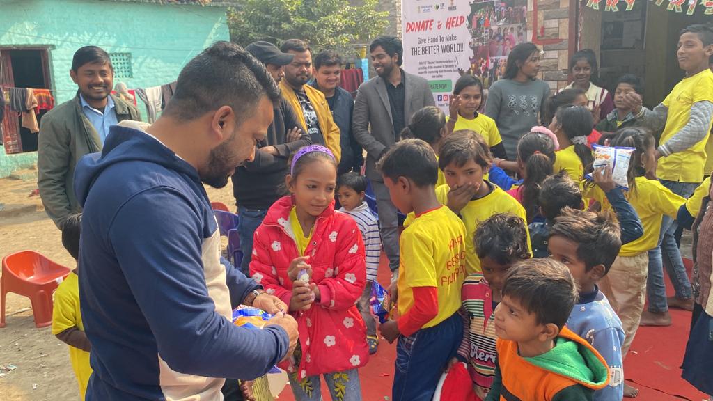 HadiUmar_'s tweet photo. Inaayat Blessing Foundation जा कर बच्चों k साथ समय व्यतीत किया और उन्हें खाने की चीजे वितरित किए यही बच्चे देश ka भविष्य H और देश k भविष्य को सही रास्ता दिखाना हमारा लक्ष्य होना चाहिए वरिष्ठ समाजसेवी बहन Mansi Bajpai G छोटे भाई आकाश गुप्ता G आपका बहुत धन्यवाद.
#हादी_उमर_समाजसेवक https://t.co/t1J3GpQkly