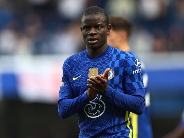 Mercado_Ingles's tweet photo. Barcelona negocia el traspaso del mediocampista Francés, jugador del Chelsea, N’Golo Kante (31), quien no ha renovado contrato y se iría como agente libre a coste cero en Junio del 2023. [Diario Sport] https://t.co/oBSS2GMxTS