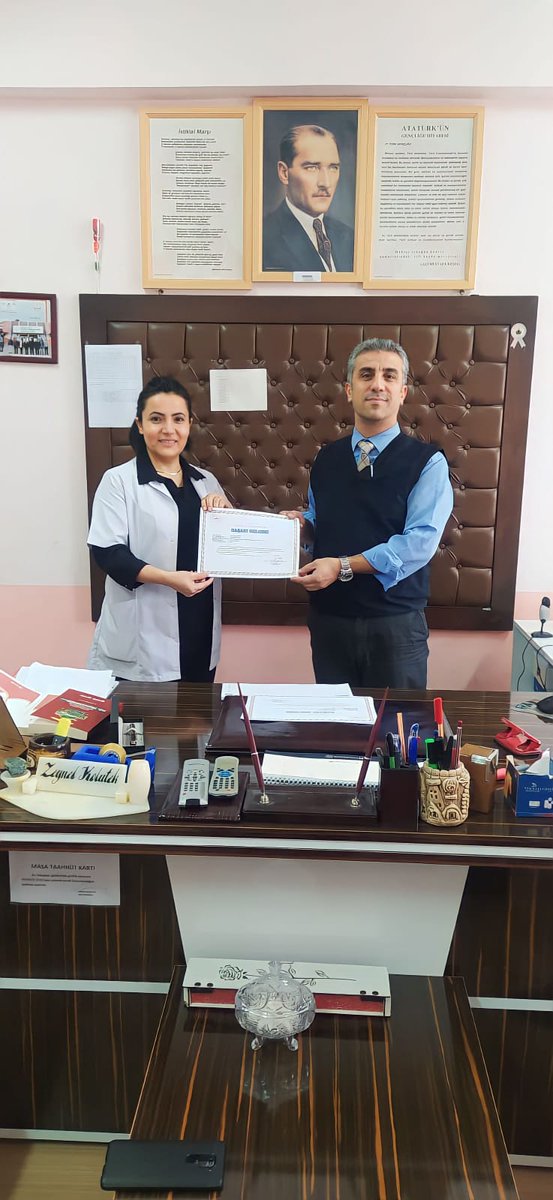 DamatLisesi's tweet photo. Okulumuz müdürü Zeynel KOLUTEK değerli öğretmenlerimiz Selin Gültekin, Özlem Ozkulluk, Özlem Eryiğit ve Aykut Tuncay ı başarı belgesi ile onurlandırdı. Müdürümüze çok teşekkür ederiz.
@tcmeb 
@ACIGOLMEM 
@semihkirim 
@zeynelkolutek https://t.co/YMQBHJG2ED