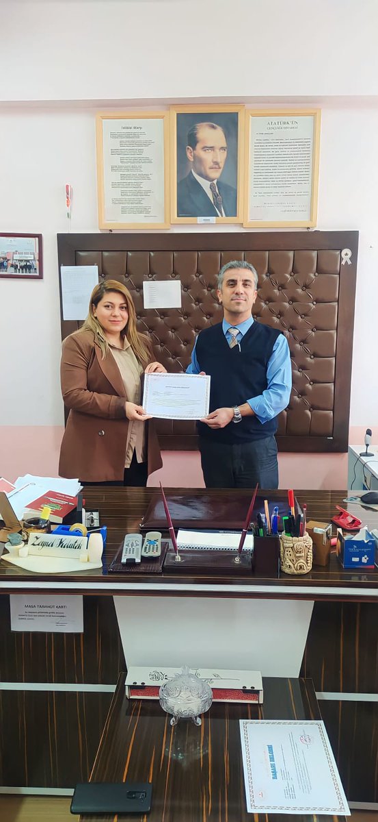 DamatLisesi's tweet photo. Okulumuz müdürü Zeynel KOLUTEK değerli öğretmenlerimiz Selin Gültekin, Özlem Ozkulluk, Özlem Eryiğit ve Aykut Tuncay ı başarı belgesi ile onurlandırdı. Müdürümüze çok teşekkür ederiz.
@tcmeb 
@ACIGOLMEM 
@semihkirim 
@zeynelkolutek https://t.co/YMQBHJG2ED