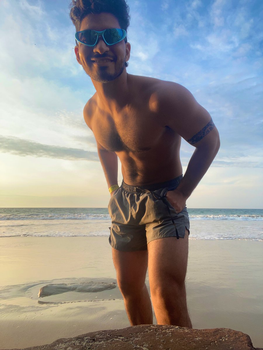 Ronnykill's tweet photo. Cómo inicié el 2022 🥲/ Cómo voy a terminar el 2022 ✨ https://t.co/43aT61tCNY