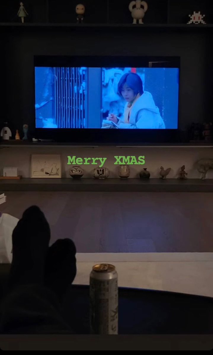 vminiecats's tweet photo. — #RM en su reciente historia en Instagram compartió la foto de una escena de la película "Love Letter". 

La película trata sobre una chica (Hiroko ) quién comienza a escribir cartas a la dirección de la vieja escuela de su prometido fallecido. Un día recibe  respuesta (+) https://t.co/wmnMq8jEHw