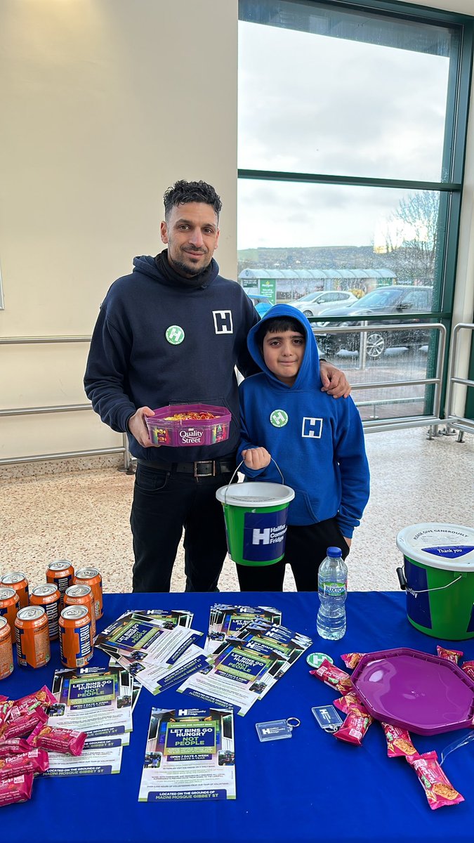HalifaxFridge's tweet photo. Our selfless team of volunteers are at Morrisons in Illingworth as part of our Day of Giving. Weβre collecting donations for the fridge all day.
Thank you to Julie Baimbridge and everyone in Ovenden and Illingworth for your support.
#HalifaxCommunityFridge
#365DaysOfGiving https://t.co/J4C34V0NlW