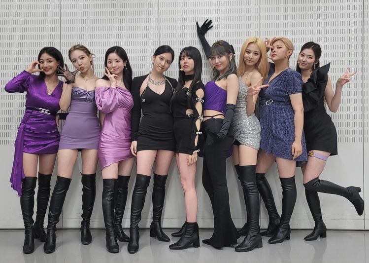 greendoggo29's tweet photo. 𝘐𝘯 𝘮𝘺 𝘩𝘦𝘢𝘳𝘵 𝘪𝘴 𝘢 𝘊𝘩𝘳𝘪𝘴𝘵𝘮𝘢𝘴 𝘵𝘳𝘦𝘦 𝘧𝘢𝘳𝘮~

ONCEs! Our 2nd year of being together is near~ Thank you so much! 💝 We are all wishing that you would spend this precious day happily with your dearest ones. We love you~!☃️💗

Tip us at: https://t.co/rxICwCh737 https://t.co/1YCfS1WHK6