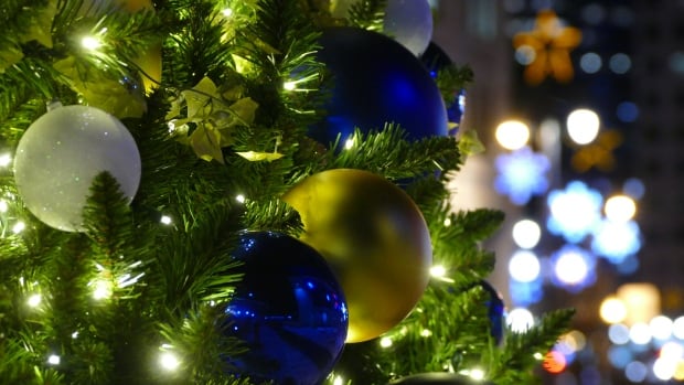 StratfordPEI's tweet photo. Fire services see a spike in calls every year during the holiday season. Find out how to avoid causing a fire at home over the holidays. #StratfordPEI
https://t.co/kTNHbcTI4W https://t.co/KwW9vz9WER