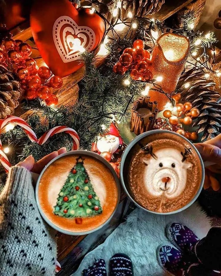 21minamour's tweet photo. 10:10 @merekimchi merry merry Christmas my sweet baobei ❤️🥰 you are the most precious gift for me this Christmassy 🎄✨✨ le kisses you under the mistletoe. teheee https://t.co/E5cHNFLkC3