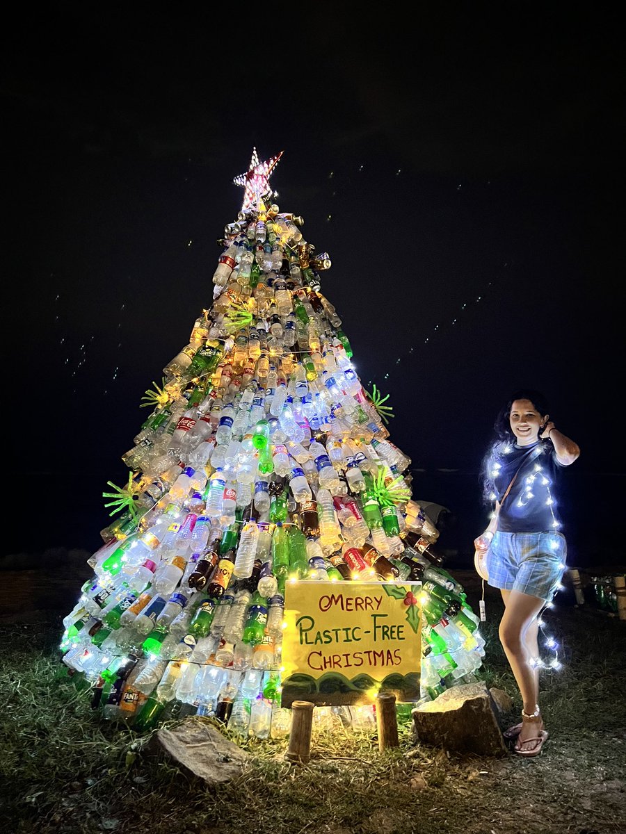 Maleesha_G's tweet image. Merry Plastic-Free #Christmas 🎄 The 4th annual PET bottle plastic #Christmastree by the @PearlProtectors , to create public awareness about plastic pollution and advocate against the polluting brands. 

The tree will be at the #Wellawatta Beach till the 30th of this month! #lka