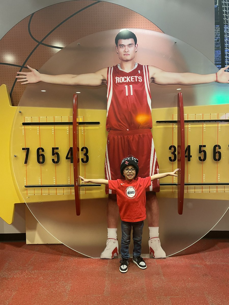 pecina_cindy's tweet photo. The Boys 1st @HoustonRockets Game 🏀 https://t.co/u12Bmyc2Vf