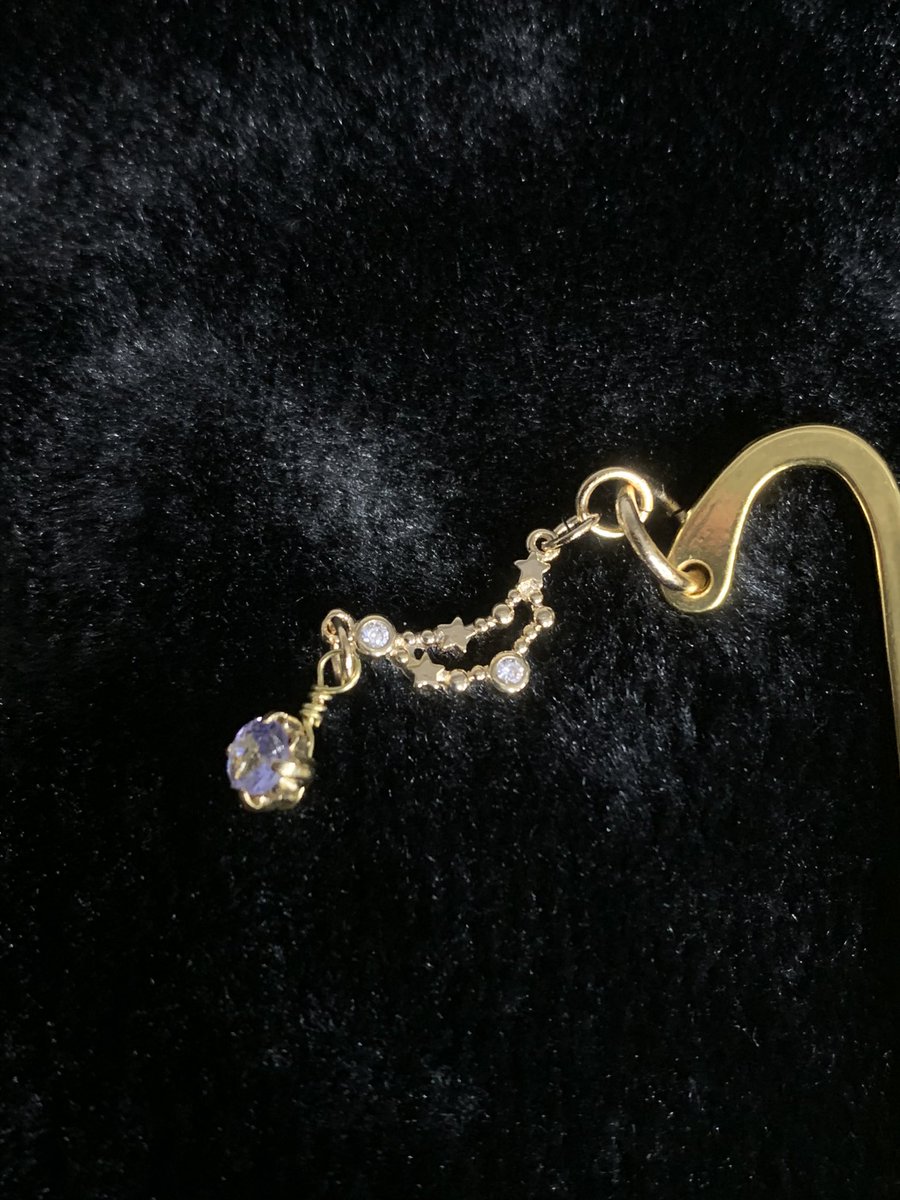 kakeyune's tweet photo. 道具とか教わりながら初めてのハンドメイド
誕生石と星座を添えて https://t.co/404WWrg9ew