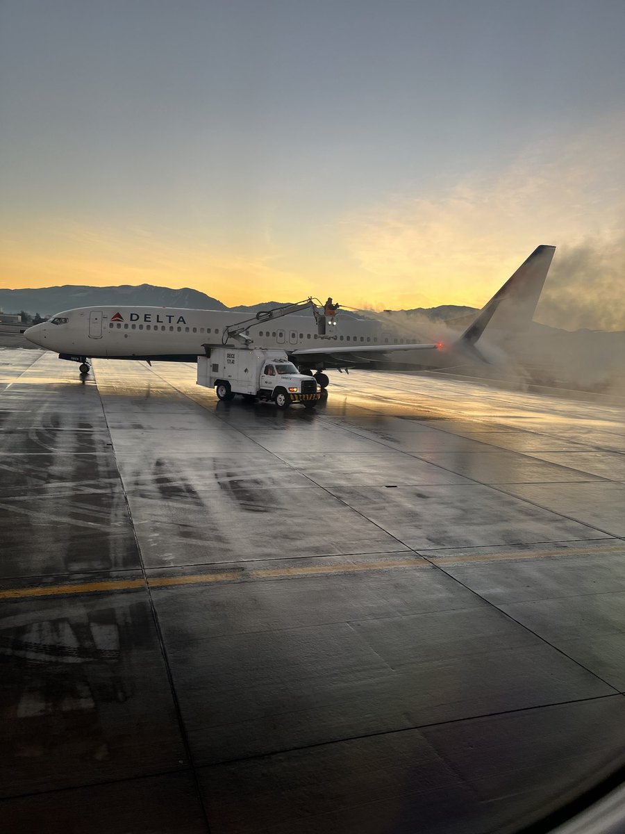 Mike_Kolinski's tweet photo. ⁦@Delta⁩ Beautiful day for flying! https://t.co/i45kPA7yfM