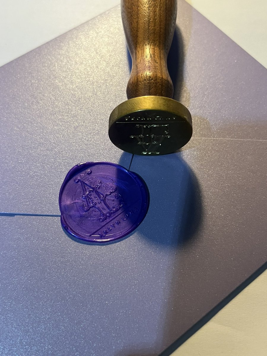 arlyynluna's tweet image. #ArlynsXmasGifts vol. 7 x @Los_Plebeyos 

#veryperi #pantone2022