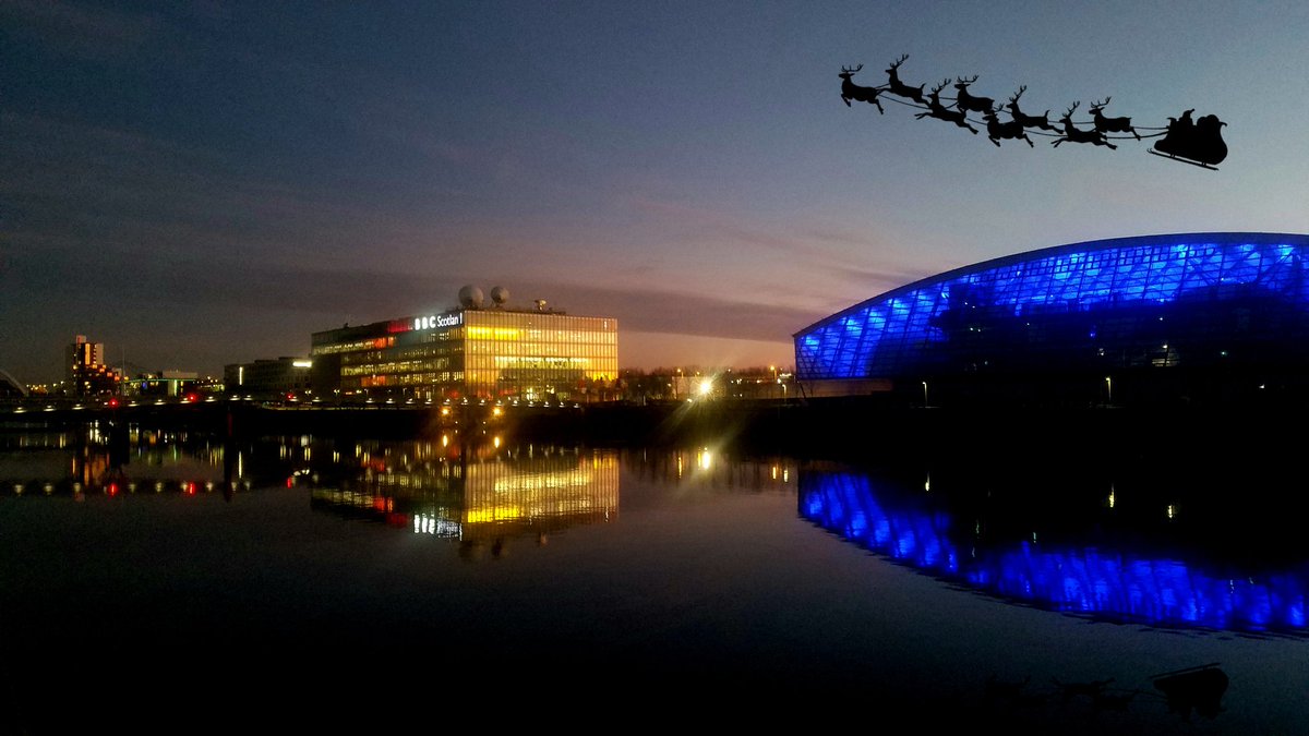Happy Christmas, Glasgow - and remember to keep an eye out tonight 'cos you never know who you might see flying by!

#glasgow #Christmas #glasgowchristmas #bbcscotland #glasgowsciencecentre #xmas #glasgowxmas #reflections #nightphotography @gsc1 @BBCScotland @Glasgow_Times