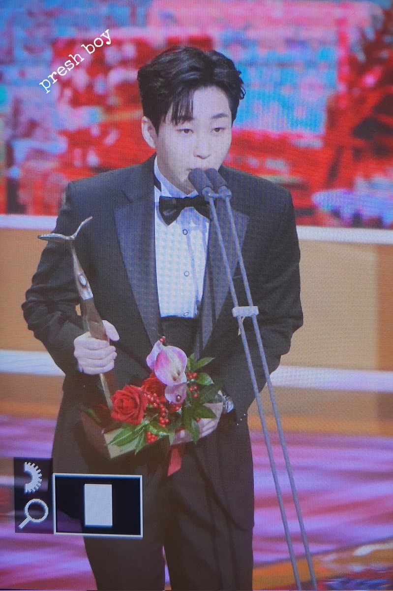 preshboy1120's tweet photo. 221224 KBS 연예대상
최우수상 받은거 진짜 다�� 한번 너무너무 축하해 💛💛💛
#딘딘 #DINDIN https://t.co/IF3GM4UAdp