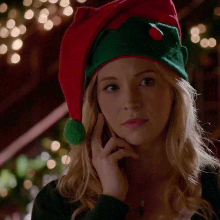 comfortcandice's tweet photo. happy christmas eve from caroline forbes 💫💫 https://t.co/dCexhdX8b9