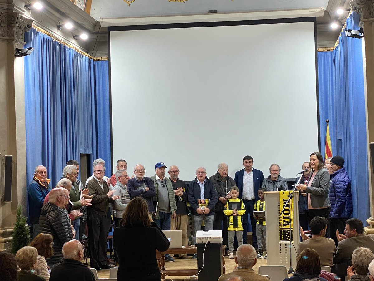 Ahir a l’auditori St Josep es va fer la presentació del magnífic llibre del centenari del <a href="/cemoia1922/">Club Esportiu Moià</a> 

Escrit per Jaume Clarà, amb disseny gràfic de Lluís Cascales  i la col•laboració de moltes persones vinculades al Club.

Un gran llibre per una gran efemèride.
Moltes gràcies!