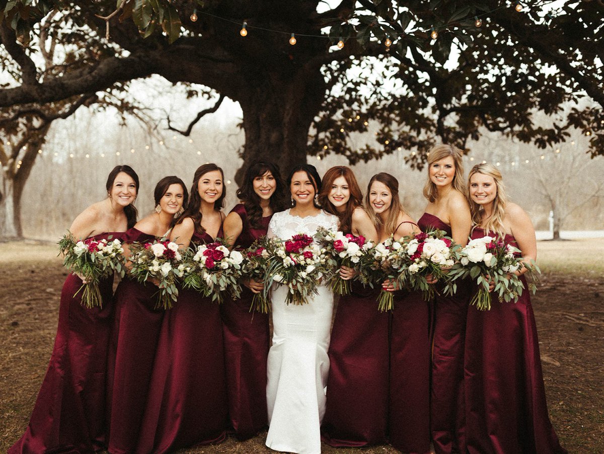 lovedearcleo's tweet photo. A beautiful, rich color that’s perfect for a holiday wedding! 🍷

https://t.co/sUIryuucdJ
Dress Styles: Ava, Mia, Charlotte, Emma
Color: Wine

👰 @dani_hammi
📸 @kayleneliza

#DearCleo #BeBeautiful #DearCleoCrew https://t.co/lP85qjxJol