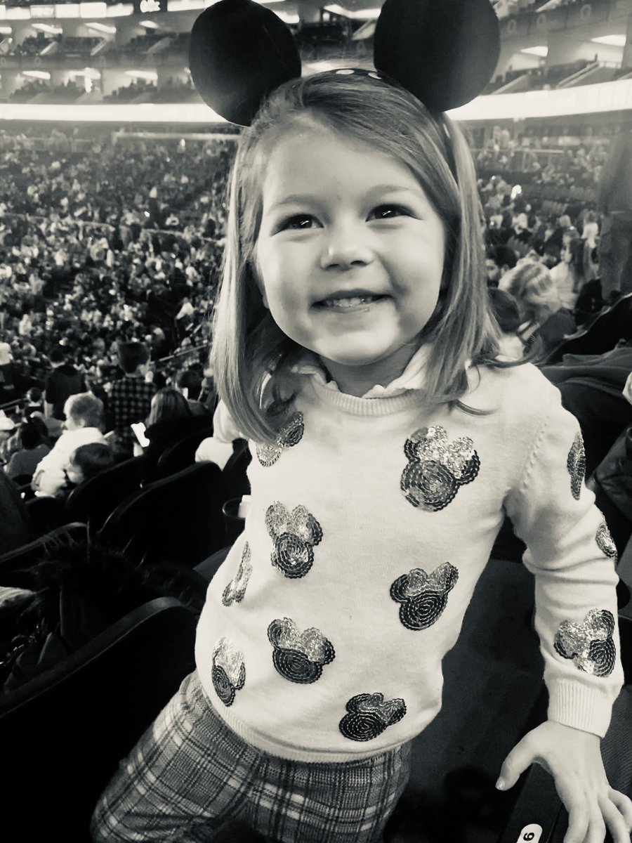 LauraShils84's tweet photo. The face of a 5 year old seeing her idols on Christmas Eve 🥰 #MickeyMouse @DisneyOnIce @TheO2 https://t.co/fUi7Xt9ua1