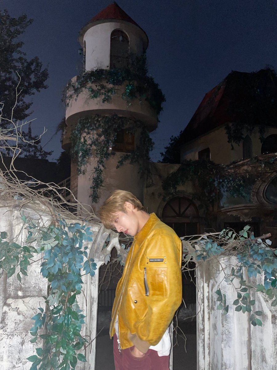 dohyunpic's tweet photo. 221225 ♡ yubin fancafe update

happy birthday~~~~~~ to you~~~~~😘 merry~~christmas~~~☺
i love you😳🥷🏻

#DOHYUN #도현 #YUBIN #유빈 #MIRAE #미래소년 https://t.co/3QxTvyhZee