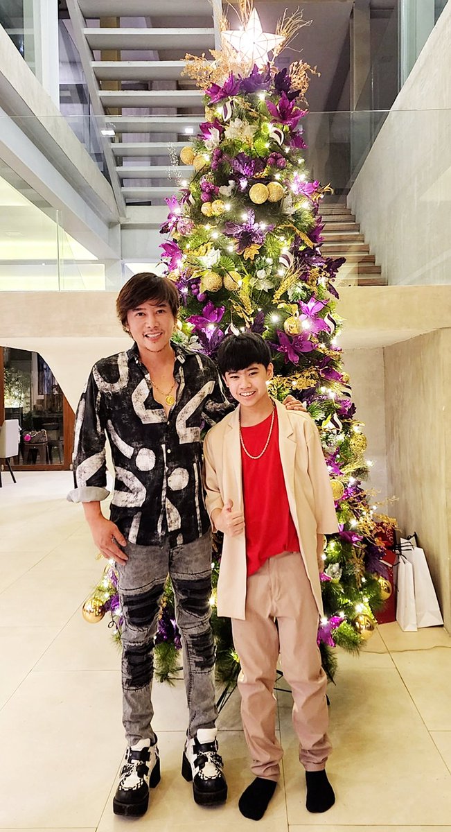 VinceTanada's tweet photo. Happy Holidays from Vince and Parker Tañada https://t.co/7uZ0TezMLc