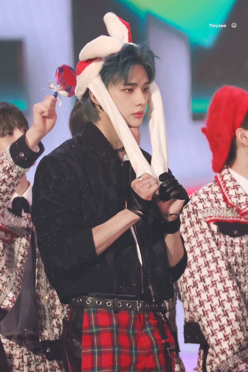 skzzoozoo's tweet photo. 221224
🥟HD

#StrayKids  #Hyunjin 
#스트레이키즈  #현진 https://t.co/tA41aJDuDm