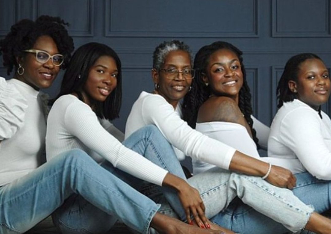 ARTacrobat's tweet photo. My ride and thrive crew.
#sisters #sameparents #chocolate family https://t.co/WtcfOmnHHe