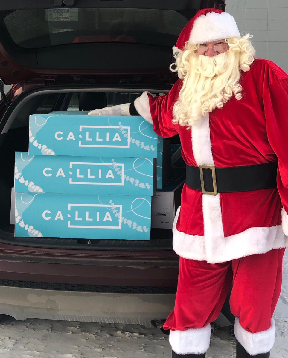 CalliaFlowers's tweet photo. T'was the night before gifting and all through the streets, our drivers were drifting to make orders meet! ✨🚙 What can we say? We have some very merry endorsements on our side! 🎅
#HolidayBouquet #Callia #CanadianFlorist #HolidayGift #ThisCalliaMoment #LastMinuteGiftIdeas https://t.co/NmbchjkiJa