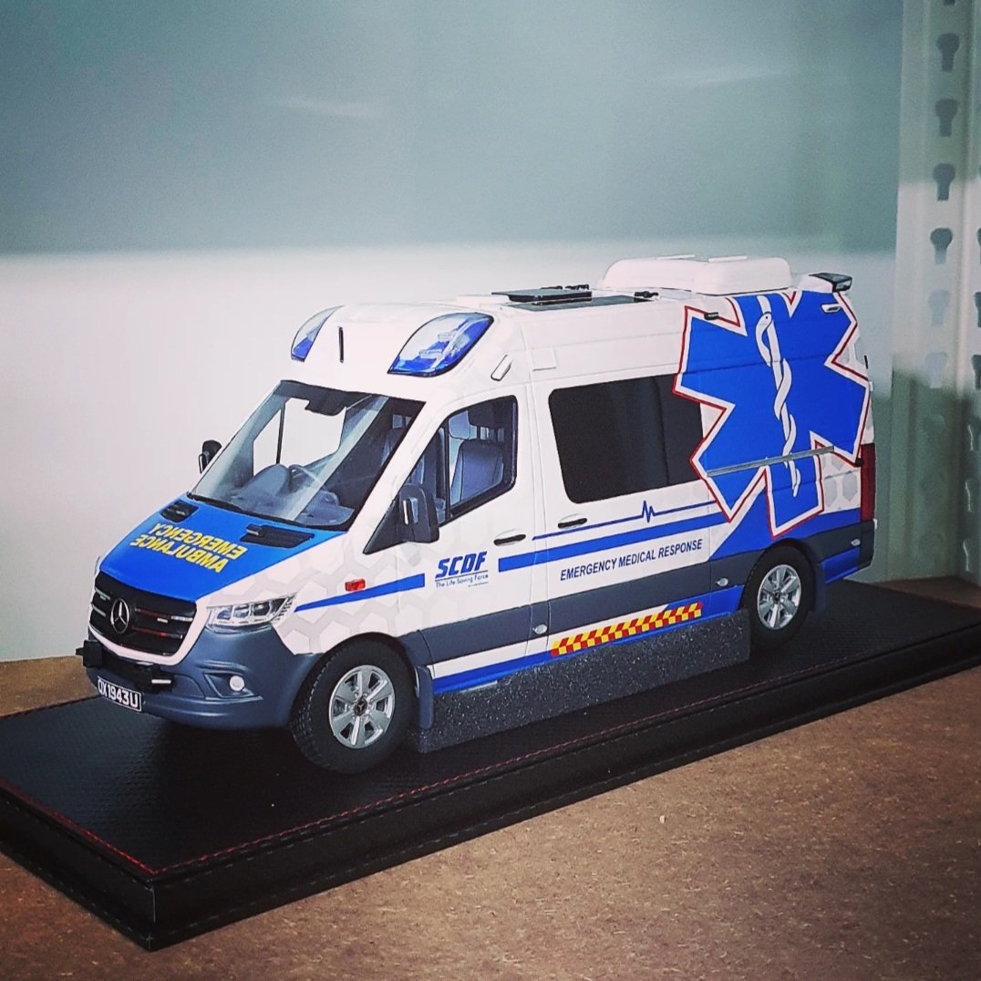 mbcollector_sg's tweet photo. This 1/18 scale #MercedesBenz Sprinter SCDF Emergency Ambulance (7th gen) is a limited edition of only 40 pieces made in Singapore. Glad to be able to own one today!
#sprinter #ambulance #scdf #myscdf #scdfambulance https://t.co/zDY2x9iJK9