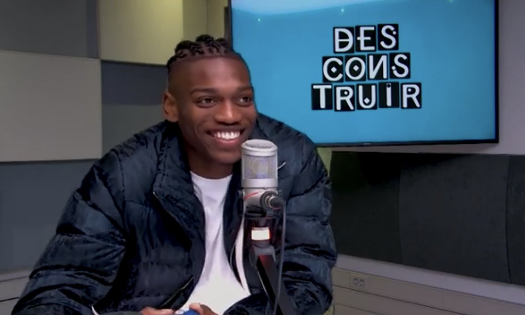FabrizioRomano's tweet photo. Rafa Leão: “Experience in new league? Yes, in the future… but now I’m 100% focused on AC Milan — it’s a top club and I’m under contract there. I like the city too”, tells @rdpafrica 🇵🇹 #ACMilan

“I watch many games. This year, I like Arsenal — they’re playing very well”. https://t.co/1a5Snatpnr