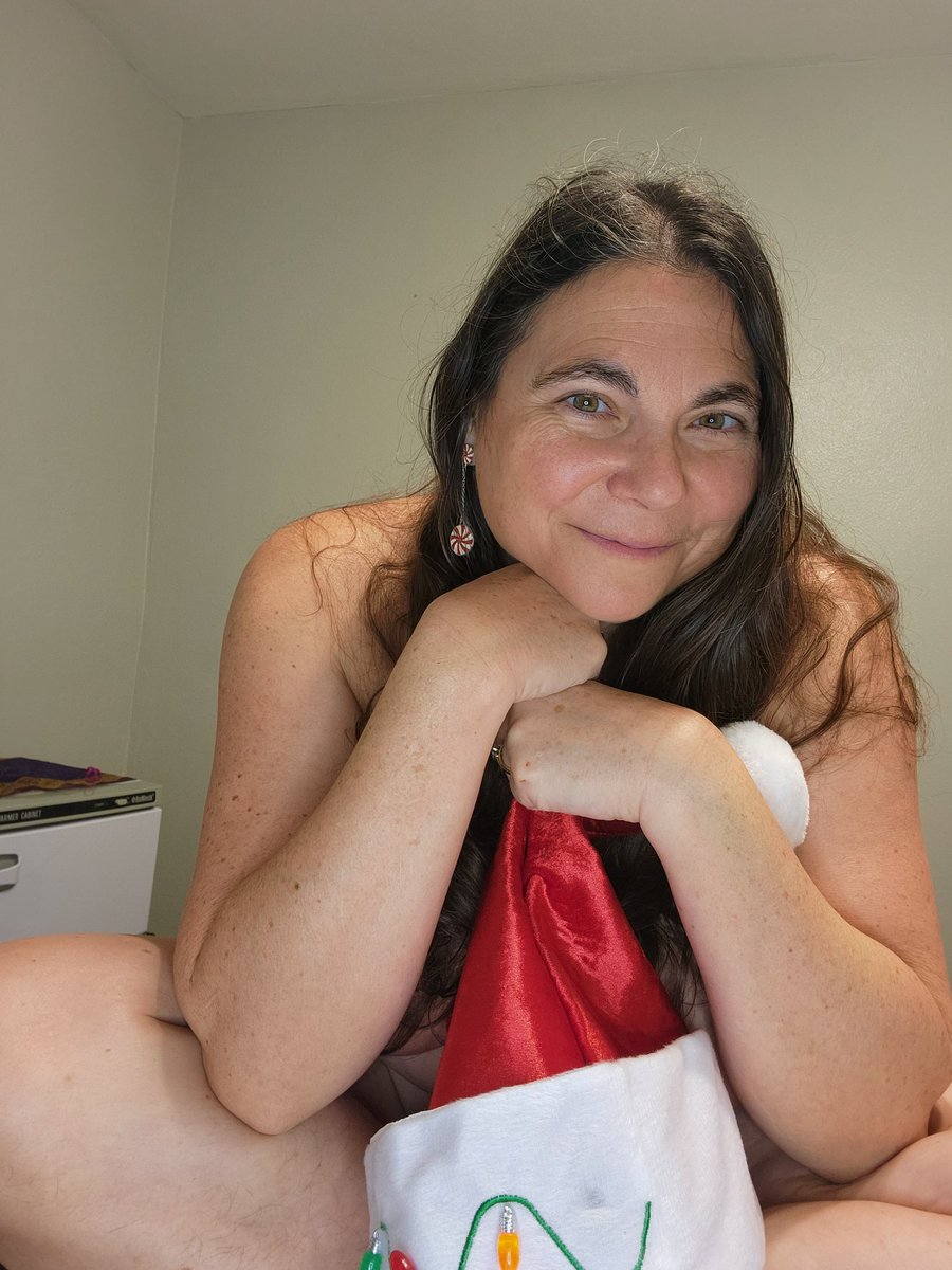 LydiaLustgood's tweet photo. Merry Christmas from Lydia! More pics and video https://t.co/DTeoGdzKqM and https://t.co/RFQG0oFn8J 
#lydialustgood #unlockd #onlyfans #onlyfansgirl #onlyfansbabe #nude #sexy #milf #Curvy_Girl #brunette #BigTiddies #bigtitsmomِ #maturemodels #ContentCreator #maturecontentcreator https://t.co/0avcGv9oAf