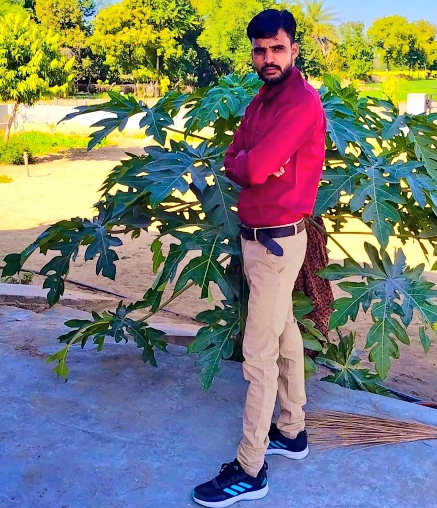 GeetLr's tweet photo. #NewProfilePic https://t.co/qAH102k6GV