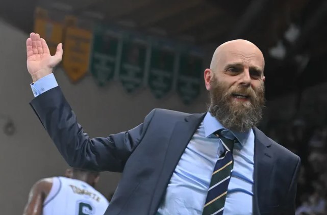 🏀✍️ Massimo Cancellieri veut du renfort pour le Limoges CSP.

🗣️ « J’étais d’accord pour attendre. J’étais sur la même longueur d’onde que le club. Mais maintenant, il serait mieux de prendre quelqu’un à la première occasion ».

lepopulaire.fr/limoges-87000/…