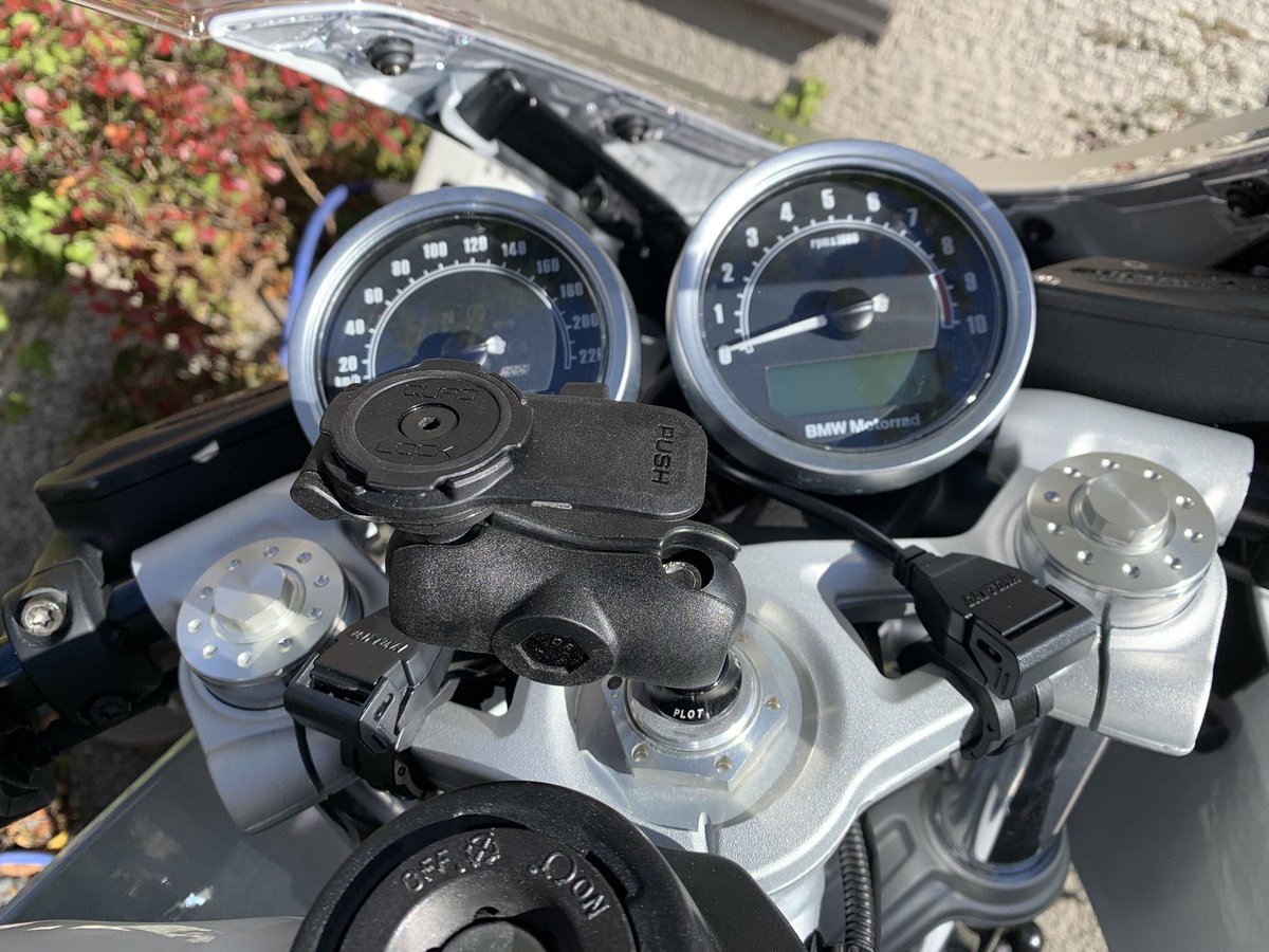jittor9tracer's tweet photo. ステムホールのスマホホルダー。3個目でやっと満足できる組み合わせになった。
#r9t #rninet #r9t #r9tracer #スマホホルダー #rammount #quadlock #pilot https://t.co/l0CvwwO3vc