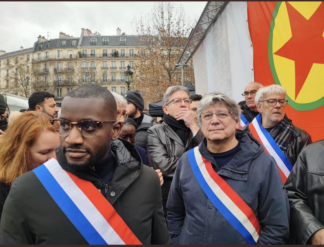 Bruno_Attal_'s tweet photo. Le député @BilongoCarlos le grand écart. 
Un jour avec les #Turcs du #milliGorus 
Un jour avec les #Kurdes du PKK https://t.co/9N1AWSA6TL