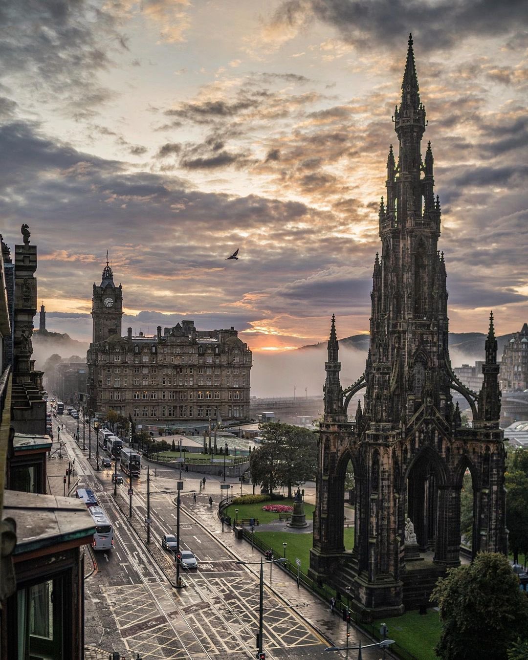 Evreni Merak Ediyoruz on Twitter: "🏴󠁧󠁢󠁳󠁣󠁴󠁿 Edinburgh, İskoçya. https ...