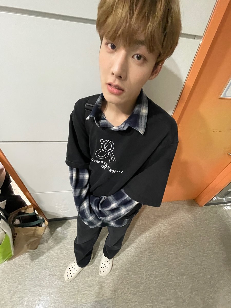 sonsonroux's tweet photo. "I'm a street photographer, can I take pictures of you?"

Dohyun: https://t.co/hKd1ndAPx3