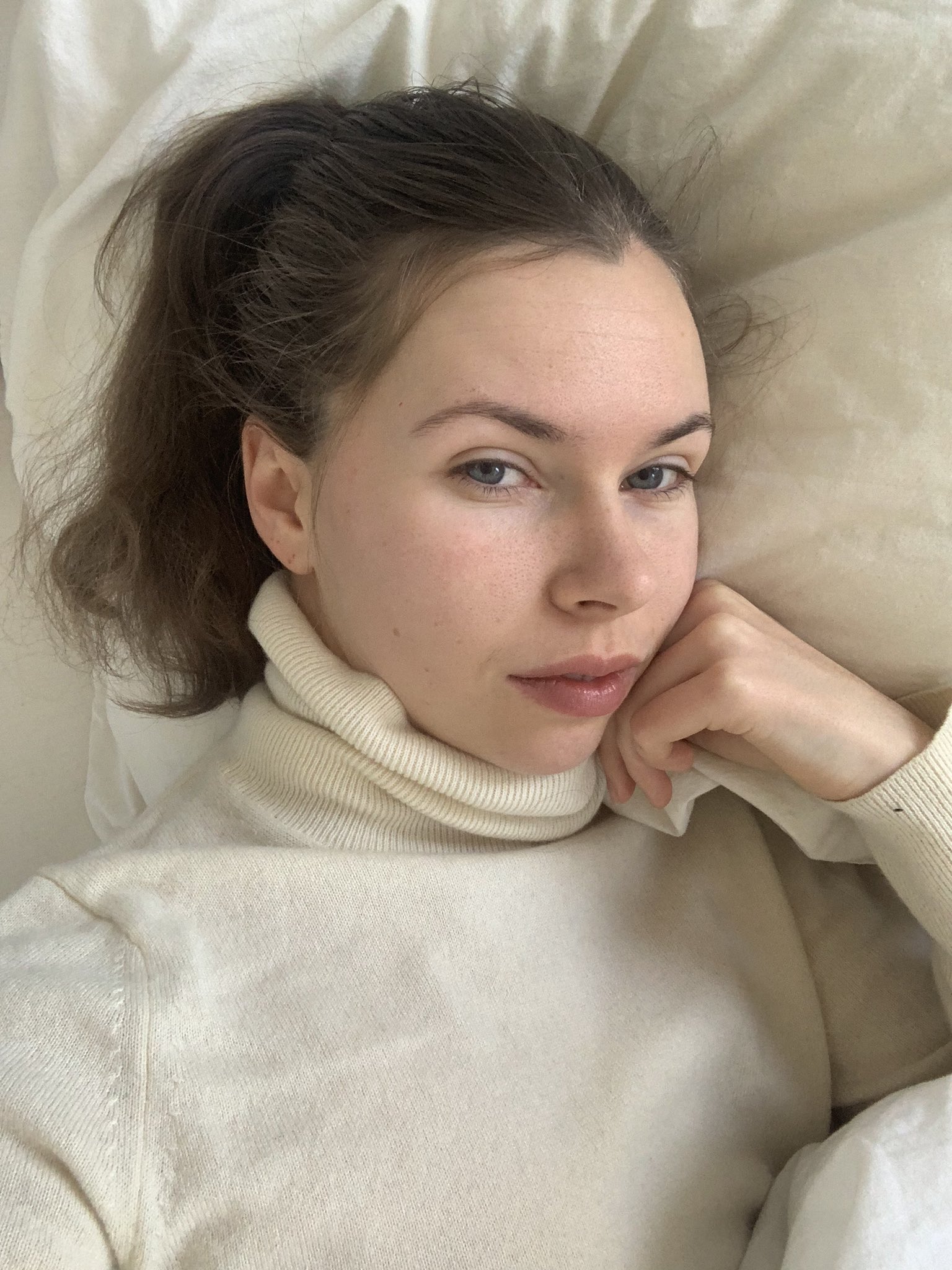 Alia Black on Twitter: "Relaxing today 😇 my Christmas gift to myself