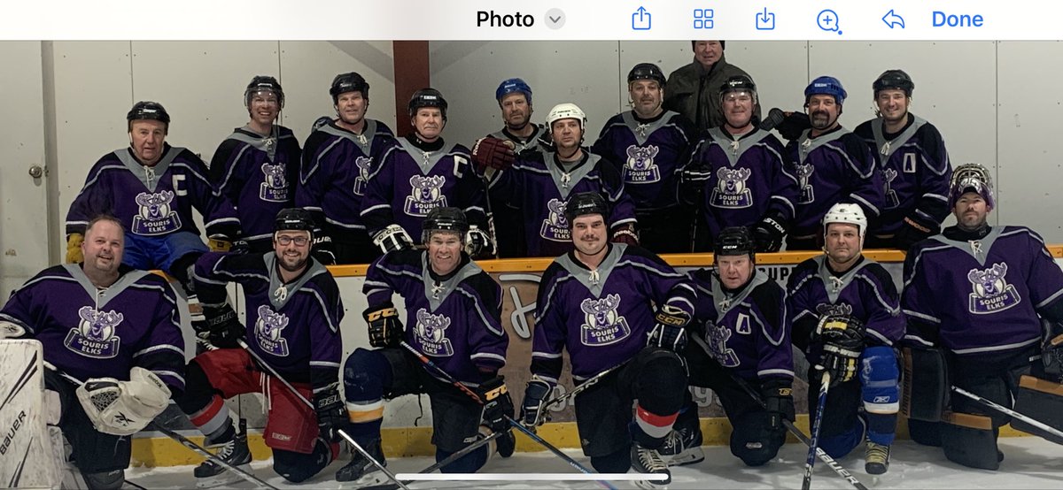 markryckman1's tweet photo. What a night. WOW.
Alumni game,Sr. Elks win, hot stove
Very classy of the Elks hockey club to add a LR patch to the home jerseys in memory of mom and her dedication to the team. #greatorganization https://t.co/Ll7VJu9Tr7