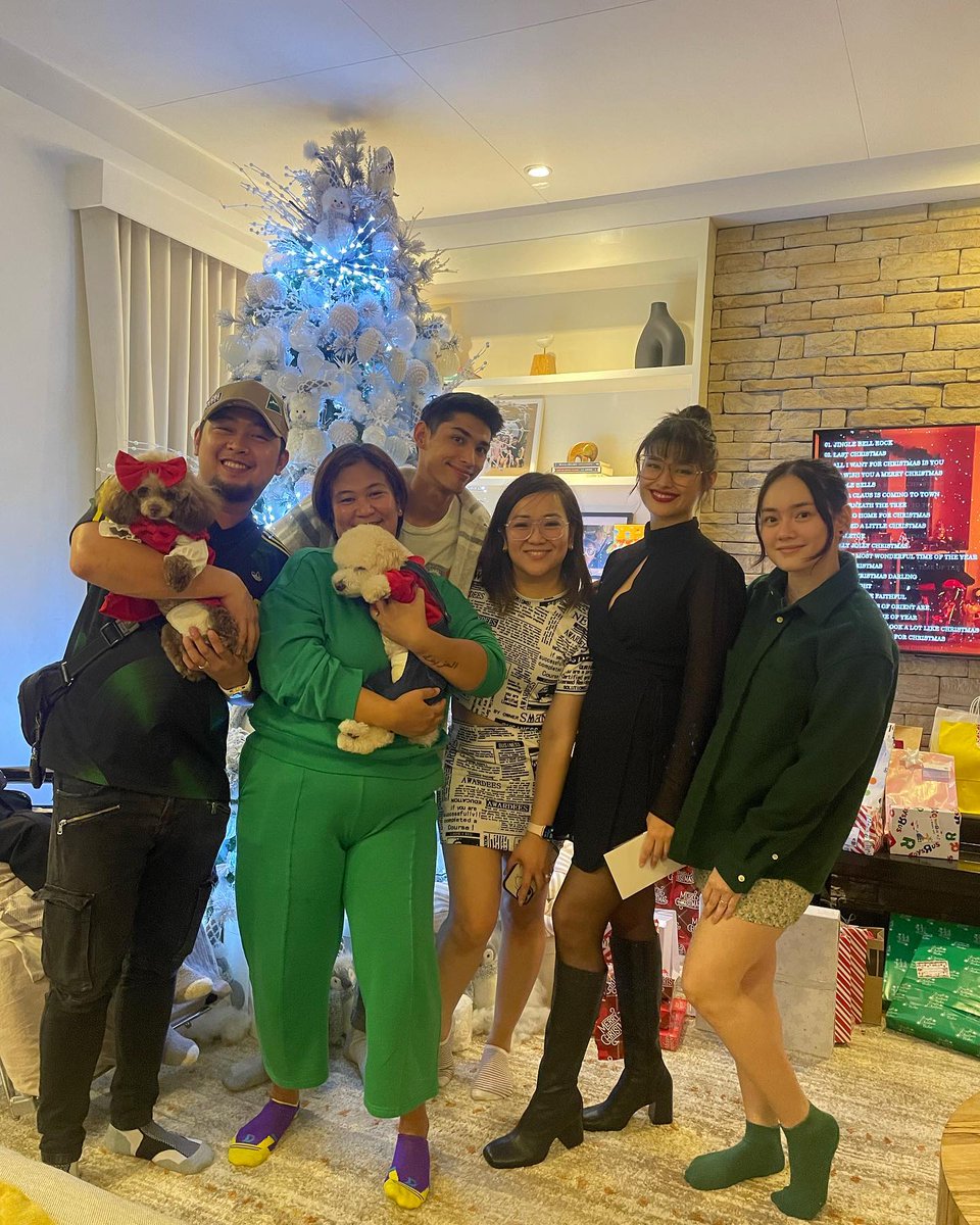 TATAKQuenito's tweet photo. Soberano-Gil Christmas Celebration 2022🎄 https://t.co/NYZllR7lWT