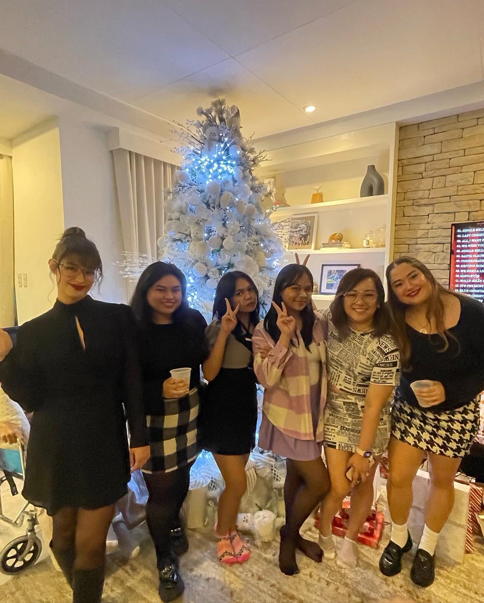 TATAKQuenito's tweet photo. Soberano-Gil Christmas Celebration 2022🎄 https://t.co/NYZllR7lWT
