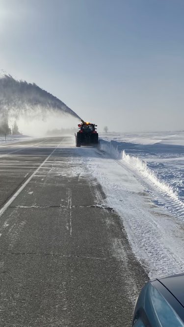 What drift? #snoweater

A crew member is working to clear a snow drift on Hwy 56 in Dodge County.

#mndot #dodgecounty #hwy56 #blizzard #mnwx